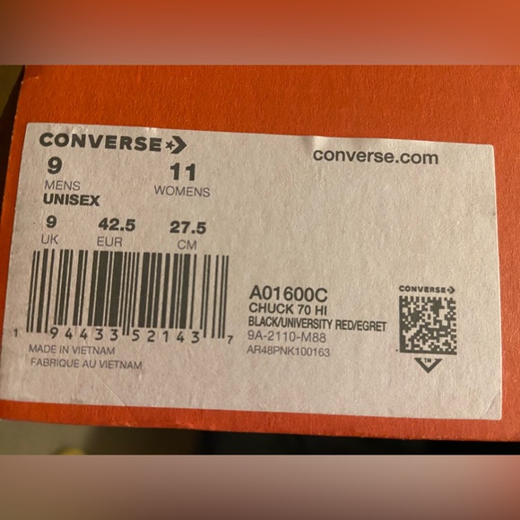 NWT - Converse (Unisex) Chuck 70 Embroidered Lips High Sneakers - Picture 6 of 6